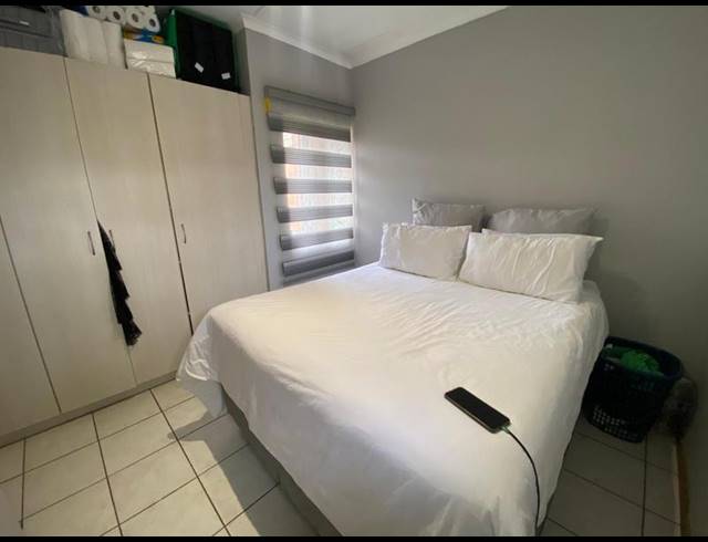 2 BEDROOM APARTMENT FOR SALE IN KEMPTON PARK